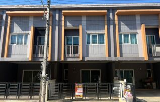 ทรัพย์สถาบันโดย JAM ทาวน์เฮาส์ ทาวน์ อเวนิว สองแคว พิษณุโลก (Town Avenue Song Khwae Phitsanulok)