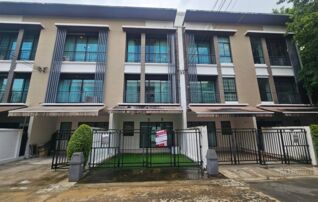 ทรัพย์สถาบันโดย JAM ทาวน์เฮาส์ บ้านกลางเมือง นวมินทร์ 42 (Baan Klang Muang Nawamin 42)