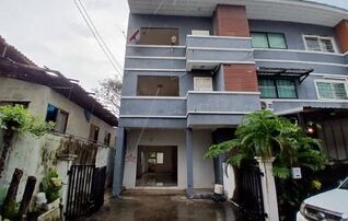ทรัพย์สถาบันโดย GHB ทาวน์เฮาส์ ธัญบุรี ปทุมธานี