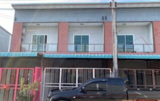 ทรัพย์สถาบันโดย GHB ทาวน์เฮาส์ ฉัตรไพลิน ลาดหลุมแก้ว (Chatrapailin Latlumkaew)