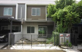 ทรัพย์ธนาคารโดย GHB ทาวน์เฮาส์ เดอะ คัลเลอร์ส รังสิต-คลอง 4 (The Colors Rangsit-Klong 4)