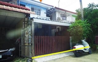 ทรัพย์สถาบันโดย GHB ทาวน์เฮาส์ พระปิ่น 9 โรจนะ (Phra Pin 9 Rojana)