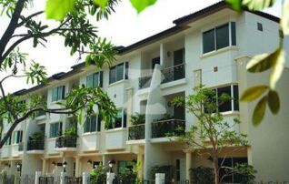 บ้านทาวน์เฮ้าส์ 3 ชั้น ม ศุภาลัย  ในซอยแบริ่ง สุขุมวิท 107 พื้นที่ใช้สอย 150 ตรม  รถไฟฟ้าสายสีเขียว  : เจ้าของขายเอง (งดรับนายหน้า)