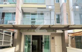 โครงการ : ทาวน์อเวนิว พุทธบูชา ซอย 9 (Town Avenue) ของแสนสิริ น้ำไม่เคยท่วม รถไม่ติด ออกถนนพระราม 2 สะดวกมาก ตลาดถนนมีร้านค้า ร้านอาหารหลายร้าน : เจ้าของขายเอง (งดรับนายหน้า)