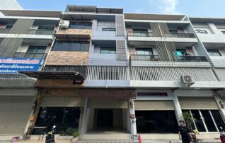 ทรัพย์สถาบันโดย JAM ตึกแถว-อาคารพาณิชย์ โกลเด้นท์ เซ็นเตอร์ Golden Center (Golden Center)
