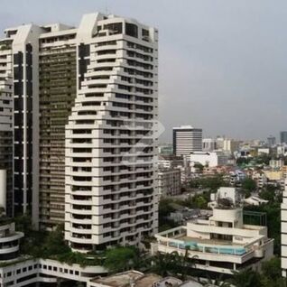 บ้านพร้อมพงษ์ Baan Phromphong