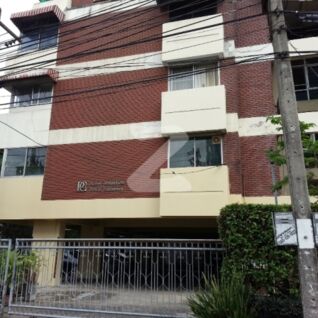 เพลินจิต คอนโดมิเนียม Ploenchit Condominium