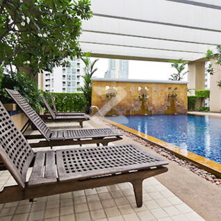 หลังสวนวิลล์ Langsuan Ville