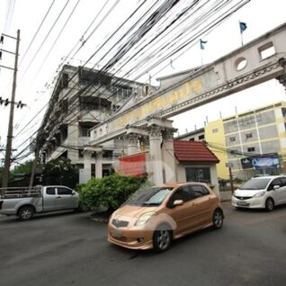 หมู่บ้านศรีเพชร เพชรเกษม 106 Sripetch Petchkasem 106