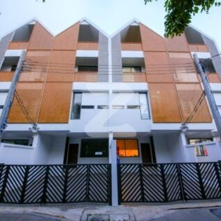 เดอะ ล็อฟท์ บาย ไอ-เซน นาคนิวาส 37 แยก 2 The Loft by I-Zen Nakniwat 37 Yaek 2
