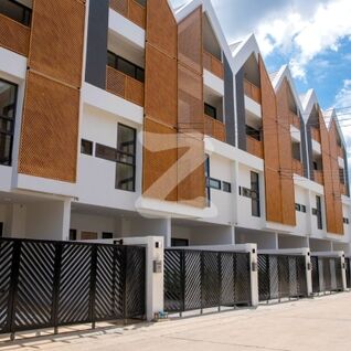 เดอะ ล็อฟท์ บาย ไอ-เซน นาคนิวาส 48 แยก 14 The Loft by I-Zen Nakniwat 48 Yaek 14