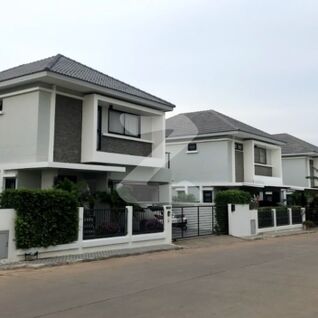 อุไรวรรณ แกรนด์ วิลล่า Uraiwan Grand Villa
