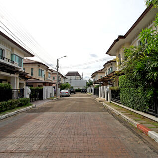 เซนโทร สุขุมวิท 113 Centro Sukhumvit 113