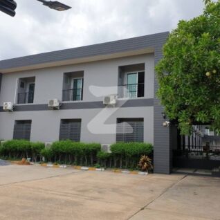 เพชรฤดีคอนโดมิเนียม Petchruedee Condominium