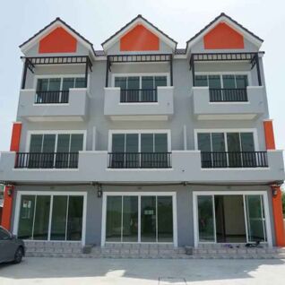 บ้านรติรัตน์ บ้านกล้วย-ไทรน้อย Baan Ratirat Ban Kluay-Sainoi