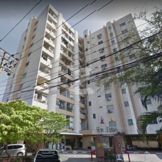 พีท รัชดา คอนโดมิเนียม Pete Ratchada Condominium