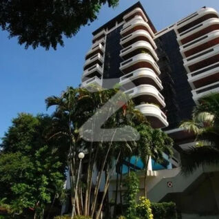 ดิ เอ็มบาสซี่ เฮ้าส์ คอนโดมิเนียม The Embassy House Condominium