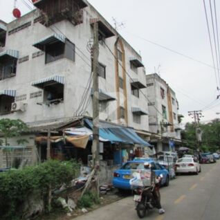 จารุเวศน์ แมนชั่น Charuwet Mansion