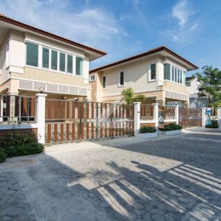 เดอะ ไพรเวทเฮ้าส์ สวนผัก 50 The Private House Suanphak 50