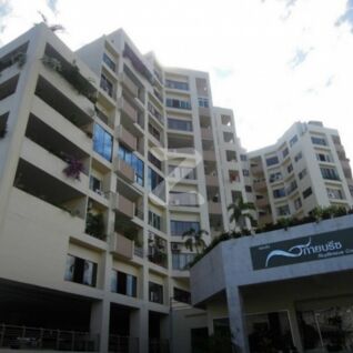 สกายบรีซ คอนโดมิเนียม Sky Breeze Condominium