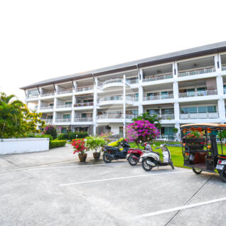 ดอลฟินบีช คอนโดมิเนียม Dolphin Beach Condominium
