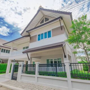 บ้านปาริชาต เชียงใหม่ Baan Parichat Chiangmai