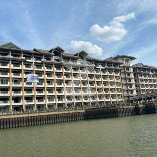 ลานเทคอนโดมิเนียม Lante Condominium