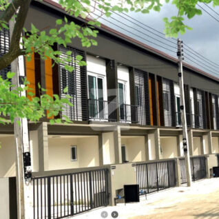 เดอะ ชิค ทาวน์ ลาดหลุมแก้ว The Chic Town Latlumkaew