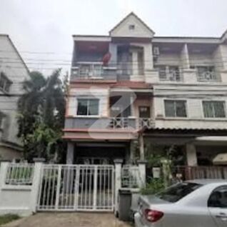 ปริญลักษณ์ นวมินทร์ Prinyalak Nawamin