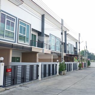 โมเดิร์นเน่ สุขุมวิท-พัทยา 33 Moderne Sukhumvit-Pattaya 33