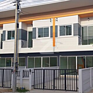 เดอะ เน็กซ์ ทาวน์โฮม บ่อวิน-ปลวกแดง The Next Townhome Bowin-Pluakdaeng