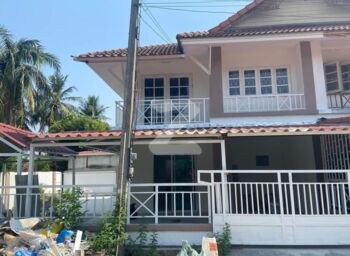 ขายท/ฮ 35 ตรว. หลังริมติดทุ่งนา หมู่บ้านพฤกษา 4 มี 3 ห้องนอน 2 ห้องน้ำ ที่จอดรถสะดวกสบายจอดในบ้าน    : เจ้าของขายเอง (งดรับนายหน้า)