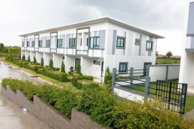 เดอะ แฟมิลี่ ทาวน์โฮม The Family Townhome