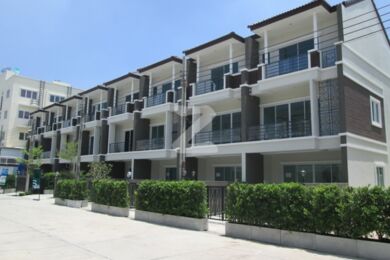 เดอะ คัลเลอร์ ลิฟวิ่ง ทาวน์โฮม ศรีนครินทร์-วงแหวน The Color Living Townhome