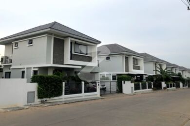 อุไรวรรณ แกรนด์ วิลล่า Uraiwan Grand Villa
