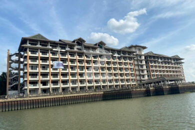 ลานเทคอนโดมิเนียม Lante Condominium