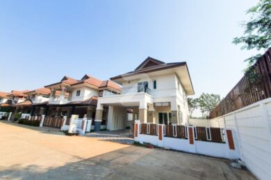 กลันตา มิตรภาพ-ศรีนครินทร์ Glunta Mitrphap-Srinakarin
