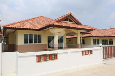 แผ่นดินทอง ลิฟวิ่งโฮมส์ Pandintong Living Homes