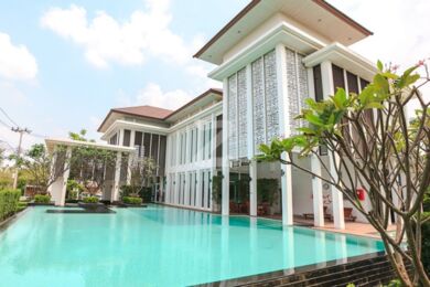 เซนโทร วัชรพล Centro Watcharapol